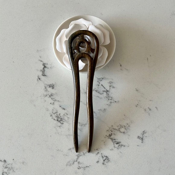 Wooden Double-Prong woman’s hair pin - Picture 2 of 9